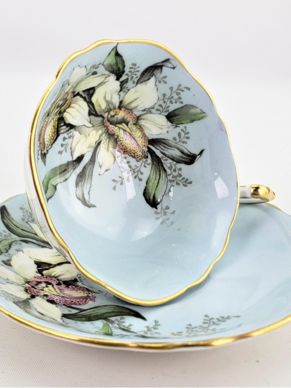 RARE Vintage Paragon Double Warrant Bone China Teacup & Saucer w/ Floral Pattern